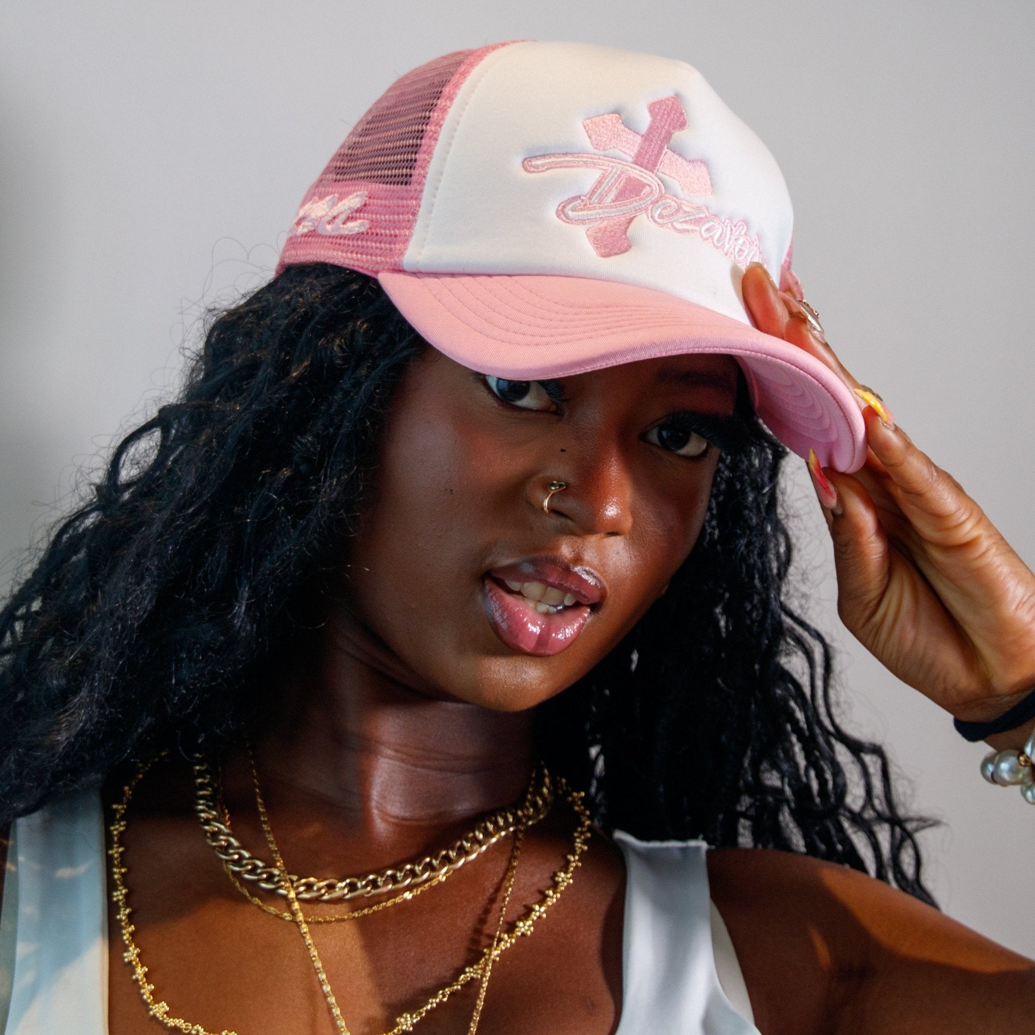 BLUSH REVERIE CAP | PINK & WHITE - Dezavoir